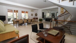Room - Holiday Houses, Villas Villa Victoria - Beachfront Luxury (Milna)