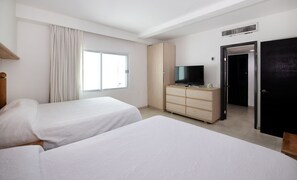 4 habitaciones, escritorio, tabla de planchar con plancha y wifi gratis