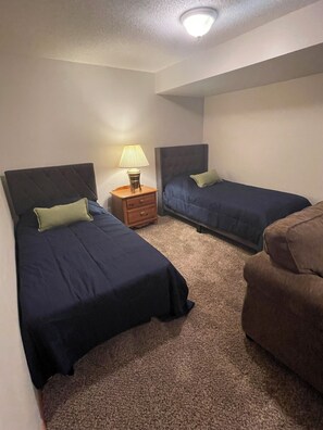 5 chambres, fer et planche à repasser, Wi-Fi gratuit, draps fournis