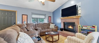 Relaxing Getaway with Outdoor Patio, Fire Pit, and Pool Table