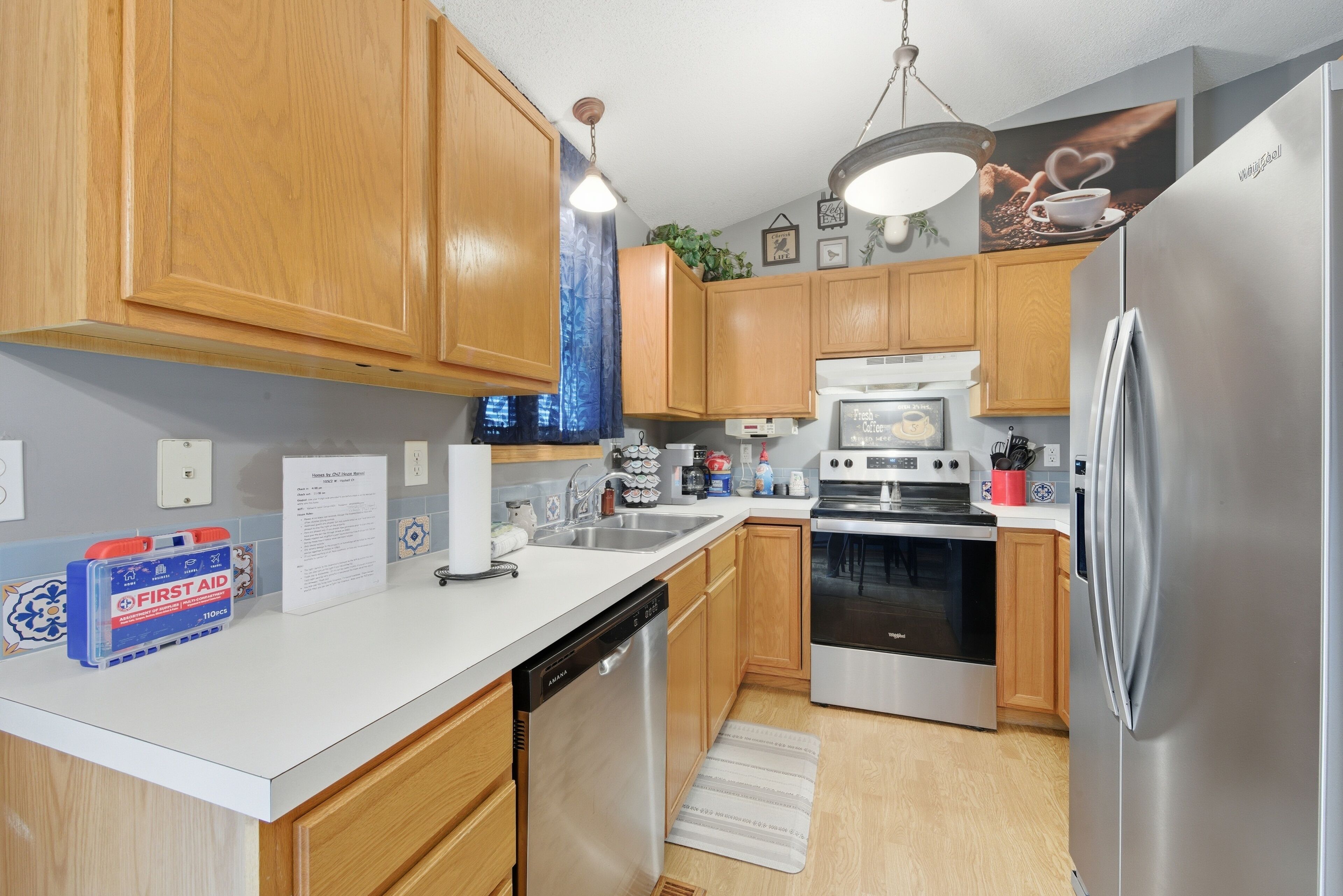 Refrigerador, microondas, horno y parrilla de estufa 