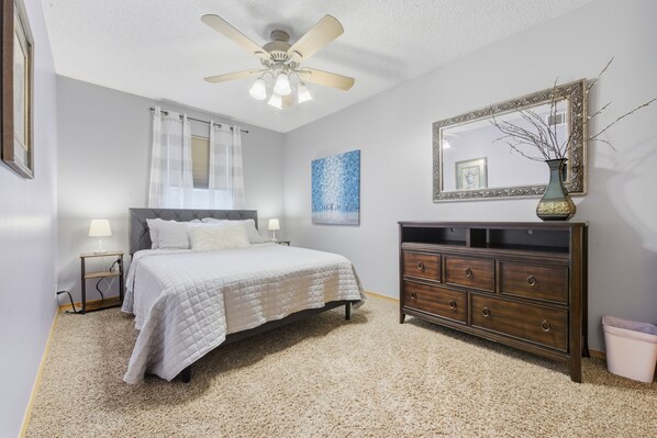 5 bedrooms, iron/ironing board, free WiFi, bed sheets