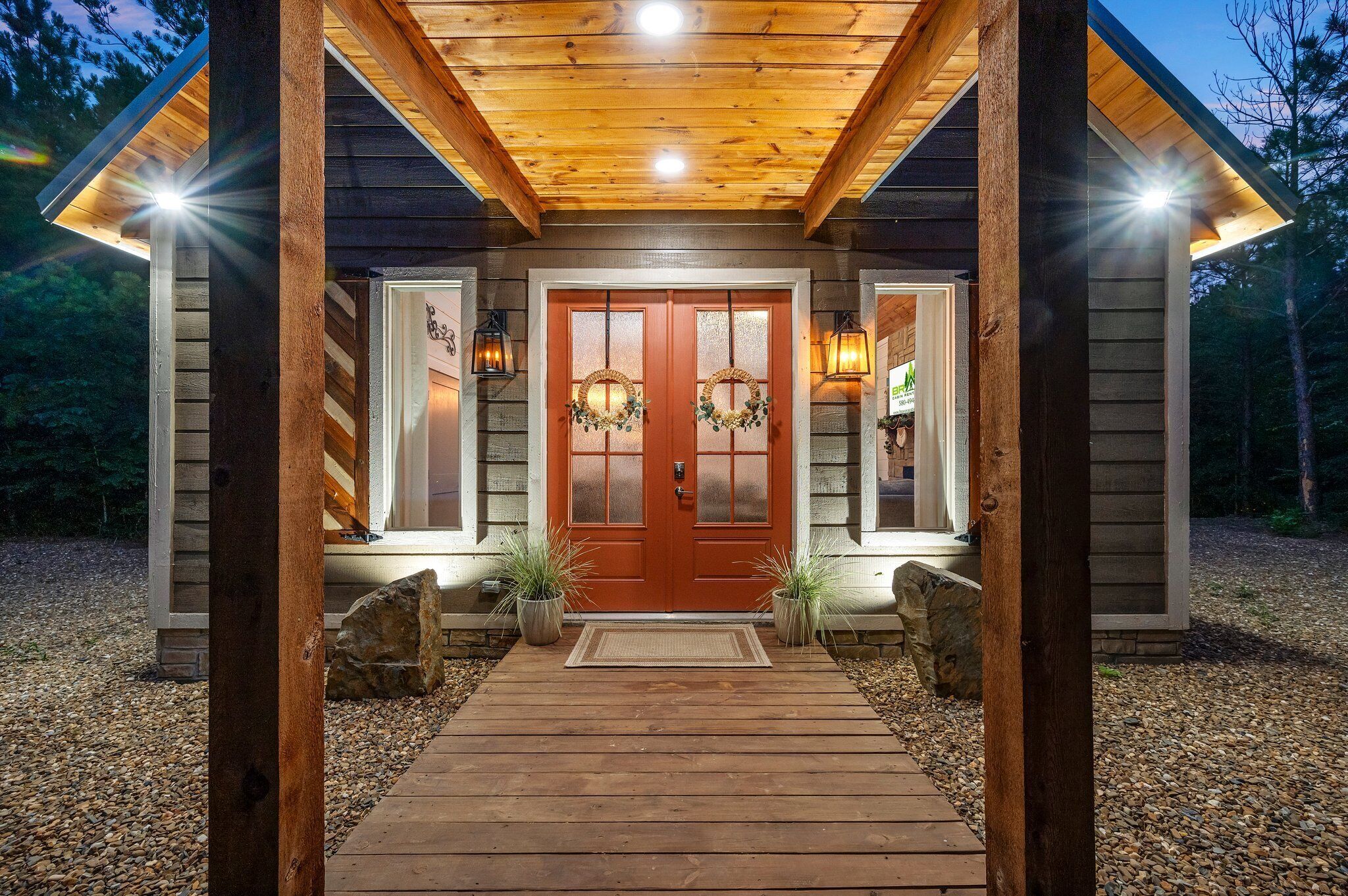 New Beginnings, Couples, Loft, Hot Tub, Firepit, Secluded, Pets