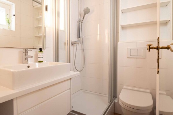 Unclassified image, 1 of 20, button