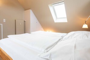 Unclassified image, 2 of 20, button