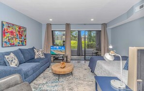 Free WiFi, bed sheets - Cypress Bay J-2 (Little River)