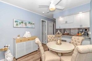 Dining - Cypress Bay J-2 (Little River)