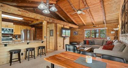 Modern Log Cabin, Great Deck, 10 min from Durango!