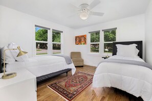 2 slaapkamers, een bureau, wifi, beddengoed