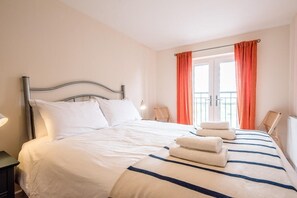 3 chambres, fer et planche à repasser, lit parapluie, Wi-Fi