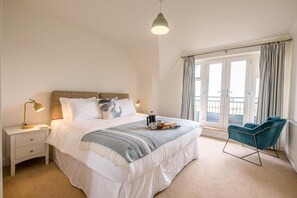3 bedrooms, iron/ironing board, travel crib, WiFi - Spindrift, Felixstowe (Felixstowe)