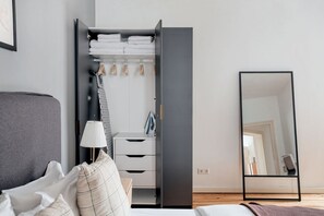 2 chambres, fer et planche à repasser, Wi-Fi, draps fournis