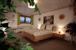 1 bedroom, bed sheets