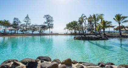 "Suttons Beach Breeze" - Margate Q 4109