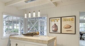 Interior - Golden Rectangle Carmel By The Sea home walking distance to Beach & Restaurants (Carmel-by-the-Sea)