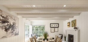 Dining - Golden Rectangle Carmel By The Sea home walking distance to Beach & Restaurants (Carmel-by-the-Sea)