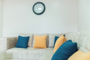 Living area - Large and Elegant 3 Bedroom Apartment (Cuenca)