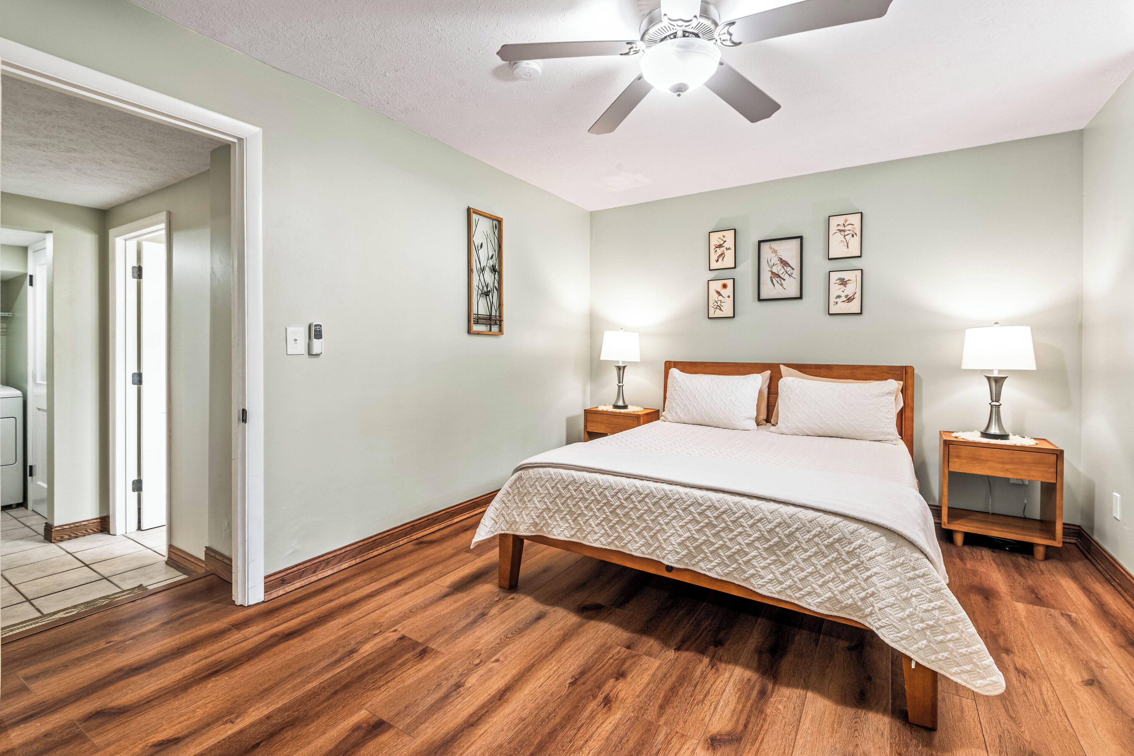 2 habitaciones, tabla de planchar con plancha, wifi y ropa de cama 