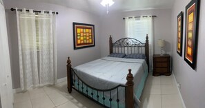 3 عدّة غرف نوم ومكواة/لوح كي وواي فاي مجانًا وملاءات أسرّة