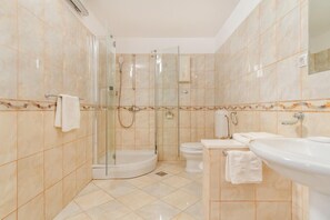 House, Smoking | 3 bedrooms - Holiday Houses, Villas Varija - 10 M From the Beach (Okrug)
