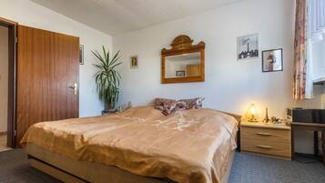 2 Schlafzimmer, Bügeleisen/Bügelbrett, kostenloses WLAN, Bettwäsche