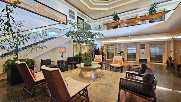 Lobby - Luana Waikiki #1206 - Sleeps 6, with Free Dedicated Parking Space Included (Honolulu)