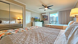 1 bedroom, desk, iron/ironing board, free WiFi - Luana Waikiki #1206 - Sleeps 6, with Free Dedicated Parking Space Included (Honolulu)