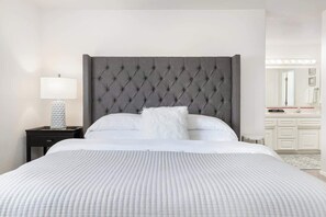 3 habitaciones, tabla de planchar con plancha, cuna de viaje y wifi