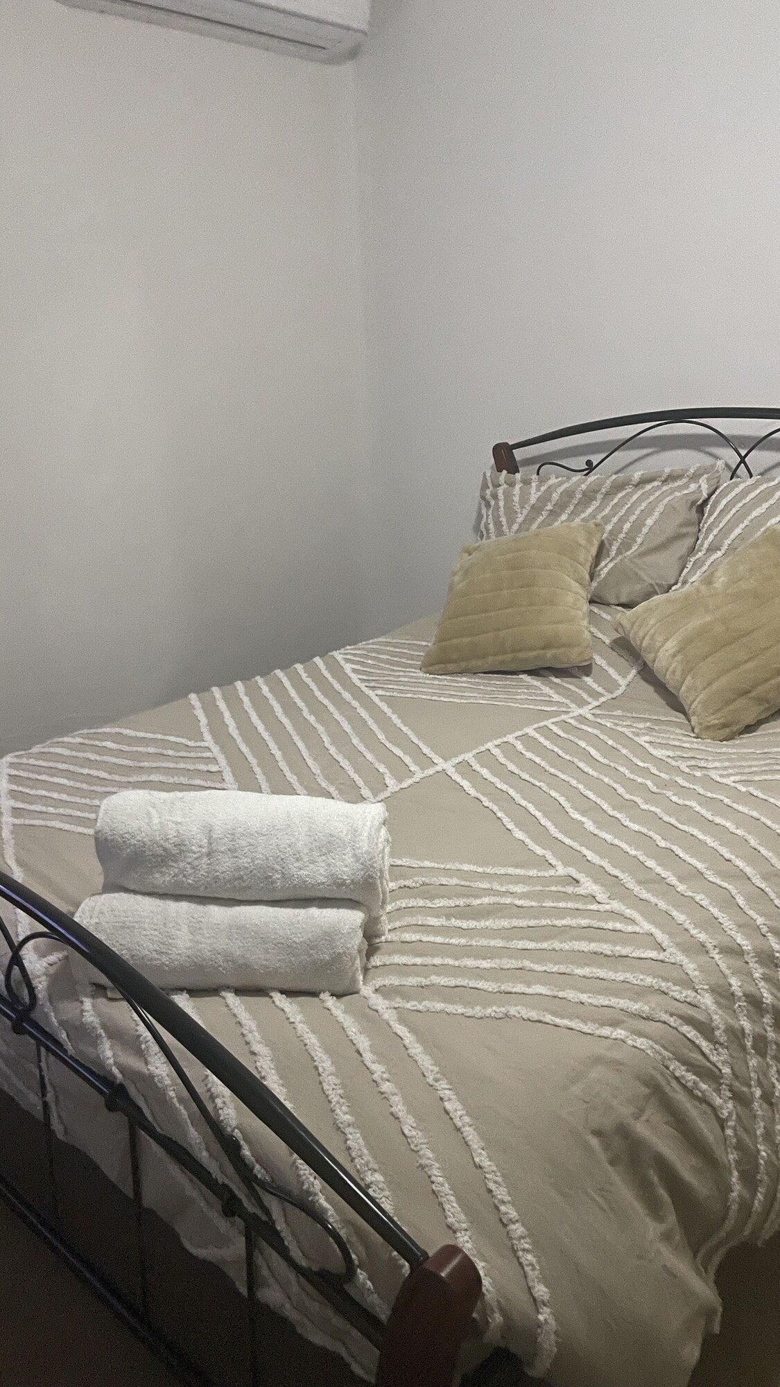 swan valley area farmhouse stay surrounded by the life in the valley