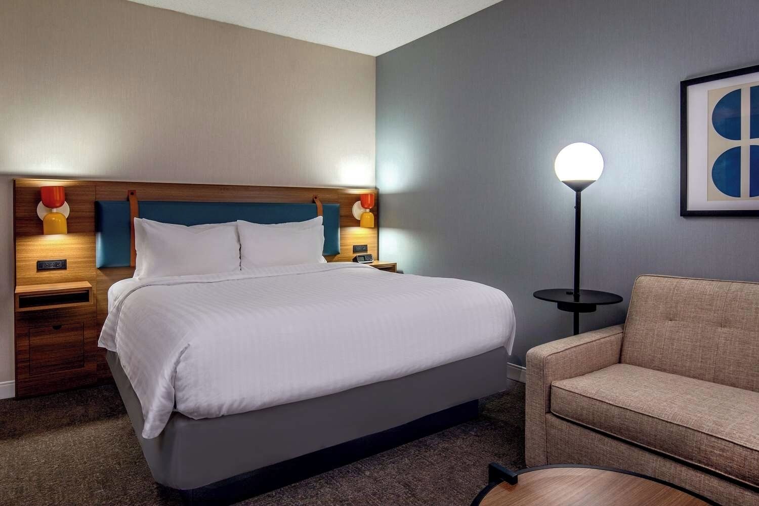 Unit with King bed. Exact unit will be assigned upon arrival. Views, colors, and decor may vary.