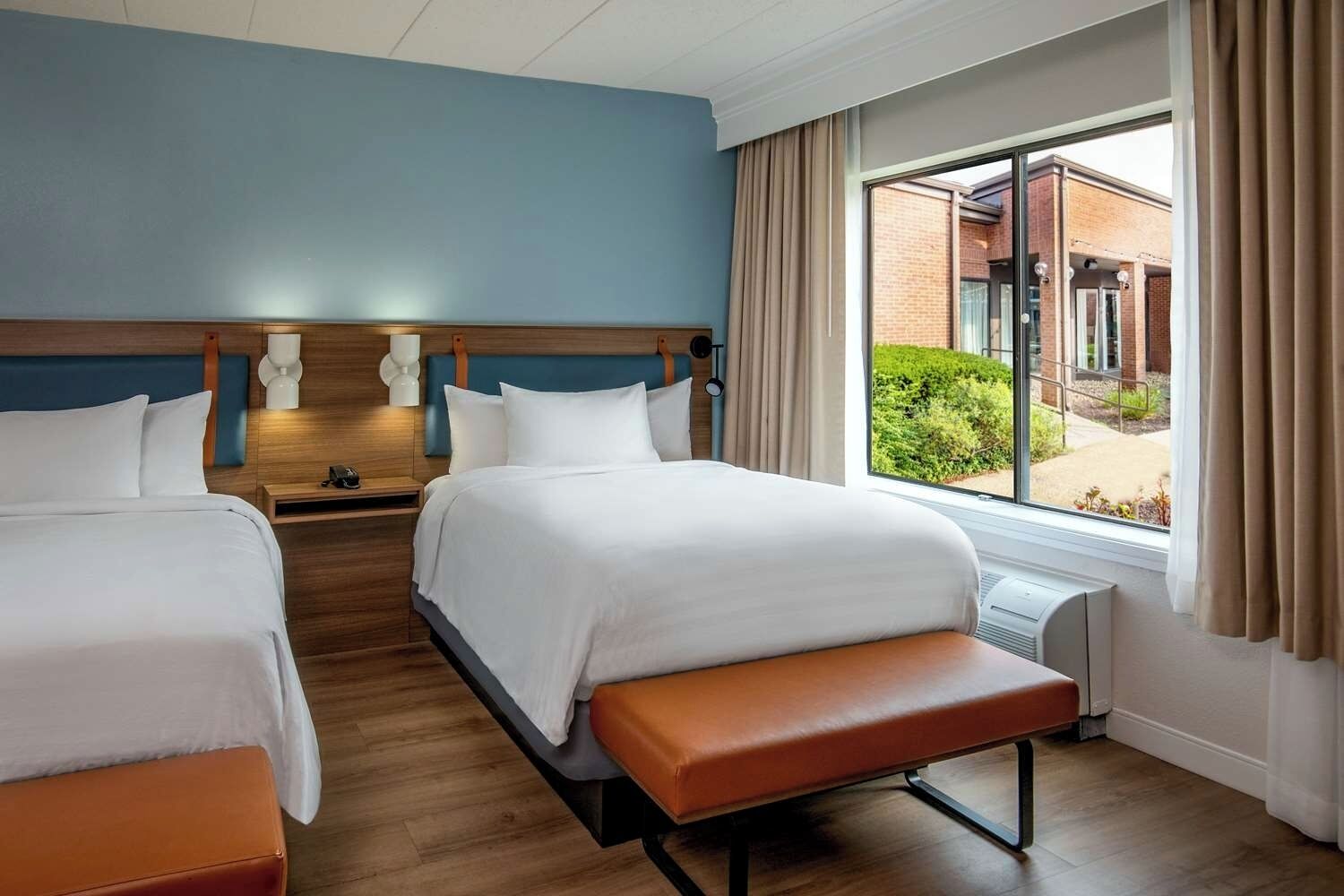 Ideal Mix Of Comfort And Value! Hot Breakfast Included, Free Parking! - Foxborough, MA