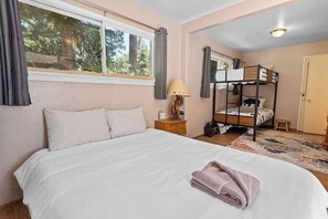 2 bedrooms, WiFi, bed sheets