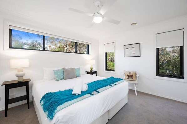 3 habitaciones, tabla de planchar con plancha, wifi y ropa de cama