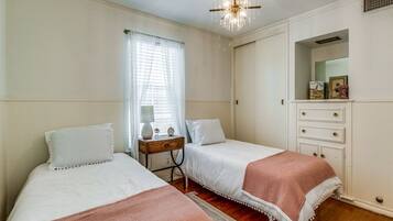 3 多间卧室、免费 WiFi、床单