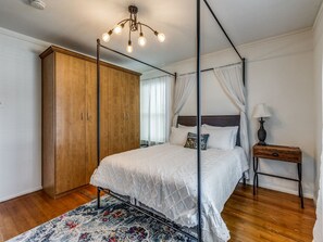 3 bedrooms, free WiFi, bed sheets