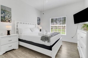 4 bedrooms, desk, iron/ironing board, free WiFi