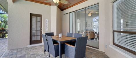 Outdoor dining
