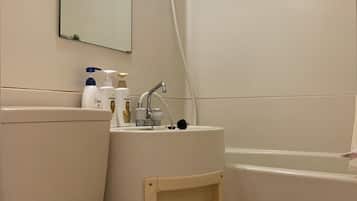 Standard Apartment | Bathroom