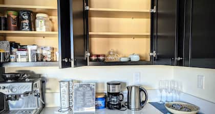 Modern, Spacious, Family friendly & Relaxing Home in Sparks, NV.
