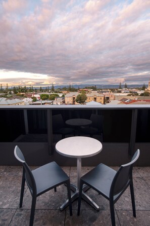 Terrace/patio - Durham Serviced Apartments (Glenelg)