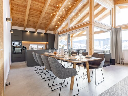 Wonderful ski in-ski out lodge with sauna