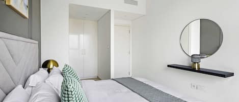 1 bedroom, desk, iron/ironing board, WiFi