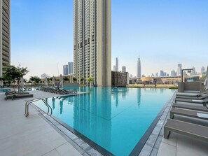 حمام سباحة