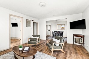 TV - Superior Stay Very Cozy + Minutes to Duluth/Lake (Superior)