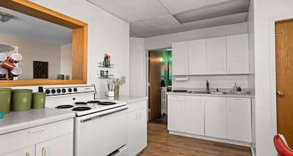 919 · Cumming Avenue Rentals #919