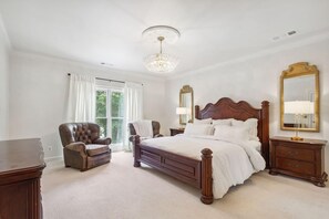 5 عدّة غرف نوم ومكتب ومكواة/لوح كي وواي فاي