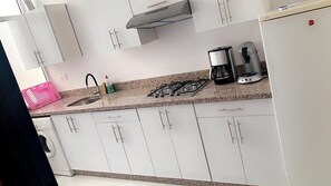 Cookware/dishes/utensils - Appartements Bahia,martil a 5minute de la Corniche (Martil)