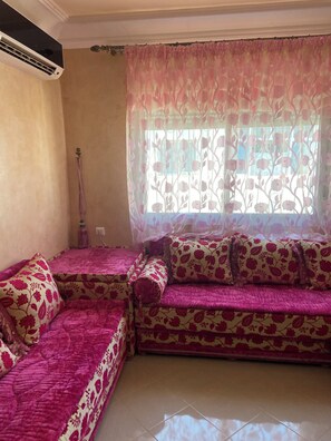 TV - Appartements Bahia,martil a 5minute de la Corniche (Martil)