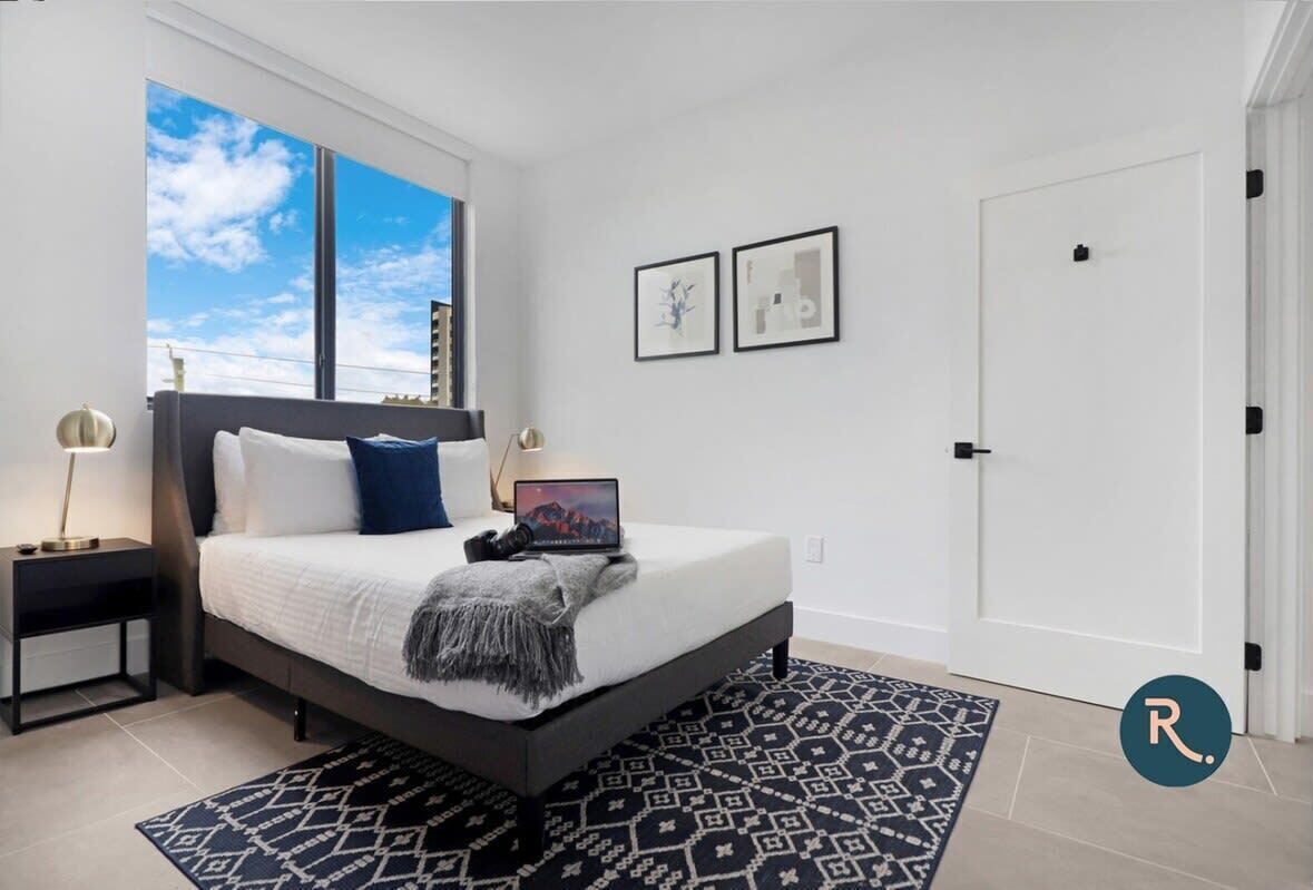 Roami at Metro Park |Near Little Havana |1 Bed Den