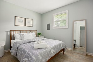 2 bedrooms, iron/ironing board, WiFi, bed sheets